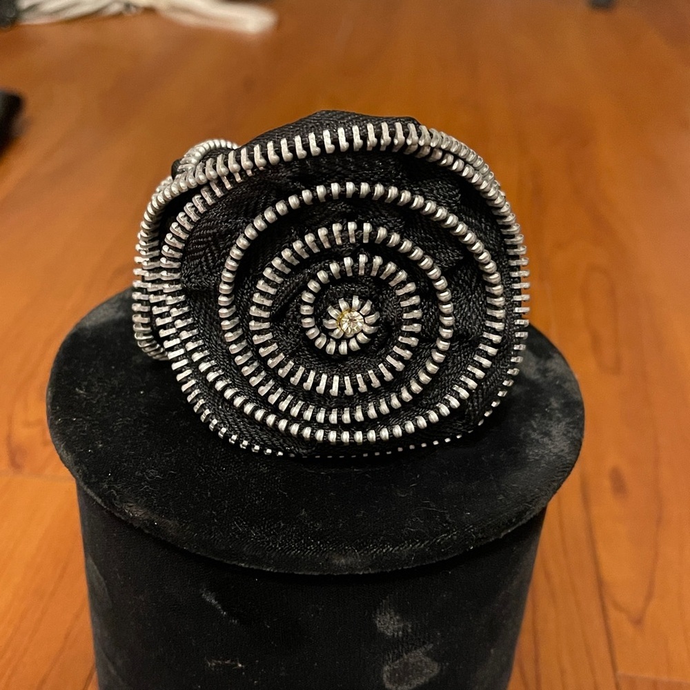 Black and Silver Zipper Cuff Spiral Bracelet - Picture 9 of 12